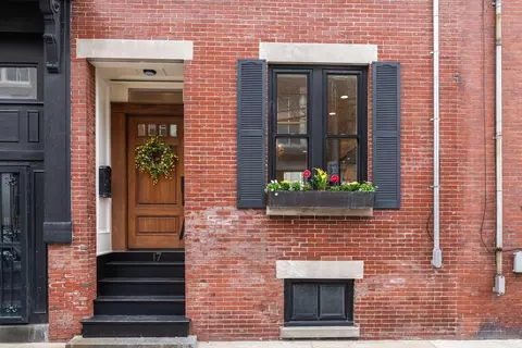 17 Walker St, Charlestown, MA 02129