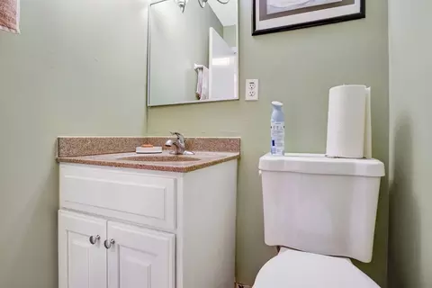 Bath - 170 E Hadley Rd #15, Amherst, MA 01002 photo 1 of 3