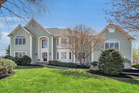 97 Windkist Farm Rd, North Andover, MA 01845