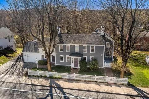 757 High St, Westwood, MA 02090
