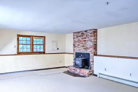 Living - 1 Pearl Brook Rd, Townsend, MA 01474 photo 2 of 2