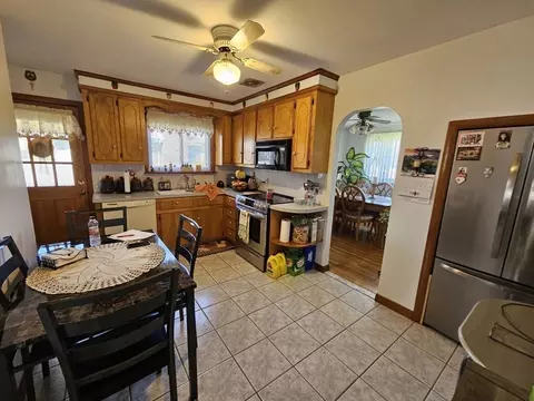 830 N Eastern Ave, Fall River, MA 02720 photo 8