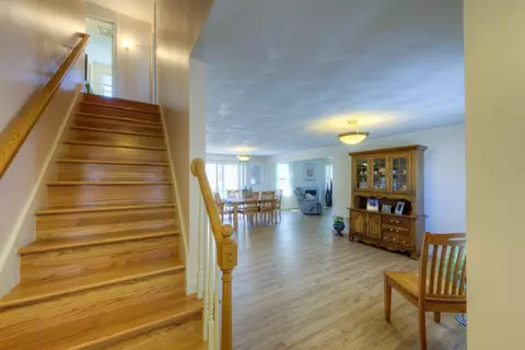 Entry Way - 5 Shawnee Rd, Worcester, MA 01606 photo 1 of 1