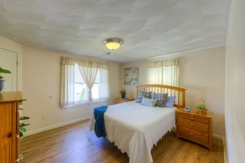 Bedroom - 5 Shawnee Rd, Worcester, MA 01606 photo 1 of 9