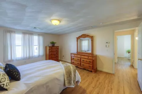 Bedroom - 5 Shawnee Rd, Worcester, MA 01606 photo 8 of 9