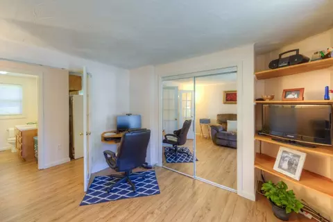 Living - 5 Shawnee Rd, Worcester, MA 01606 photo 4 of 6