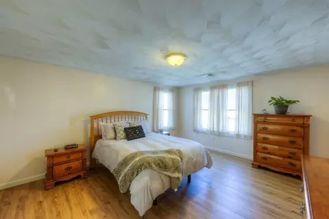 Bedroom - 5 Shawnee Rd, Worcester, MA 01606 photo 6 of 9