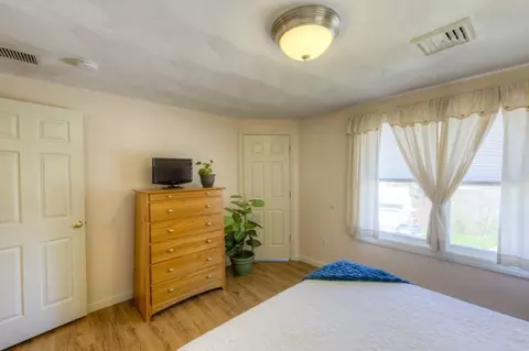 Bedroom - 5 Shawnee Rd, Worcester, MA 01606 photo 2 of 9