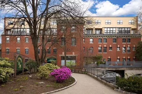 50 Winchester St #201, Brookline, MA 02445