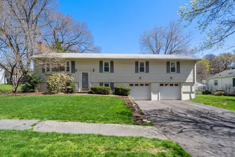 Exterior - 31 Pine Tree Dr, Worcester, MA 01609 photo 2 of 6