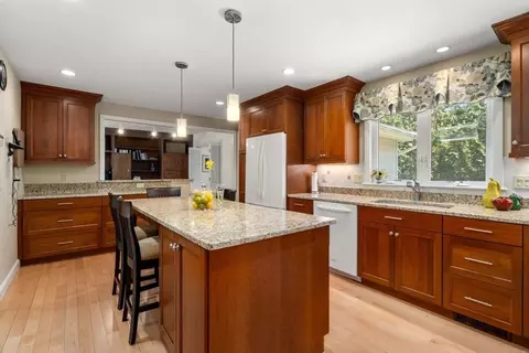 Kitchen - 31 Pine Tree Dr, Worcester, MA 01609 photo 4 of 6
