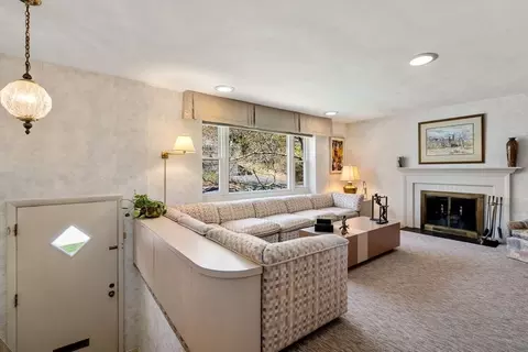Living - 31 Pine Tree Dr, Worcester, MA 01609 photo 1 of 4
