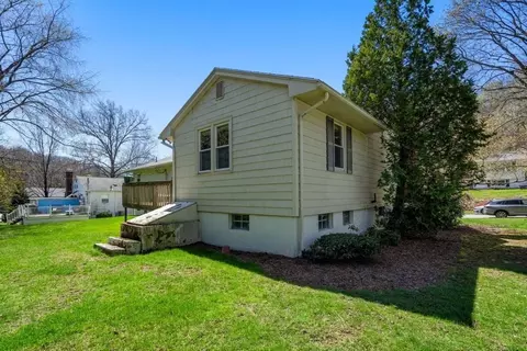 Exterior - 31 Pine Tree Dr, Worcester, MA 01609 photo 3 of 6