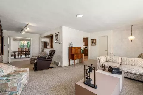 Living - 31 Pine Tree Dr, Worcester, MA 01609 photo 4 of 4