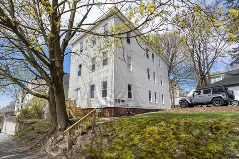 34 Esther St, Worcester, MA 01607