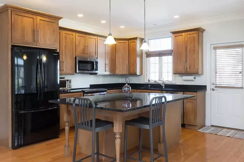 38 Maple St #38, Needham, MA 02492 photo 4