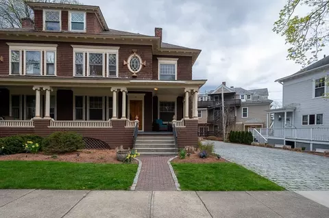 4 Westland St, Worcester, MA 01602