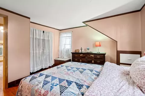 Bedroom - 52 Spring St, Wakefield, MA 01880 photo 9 of 11