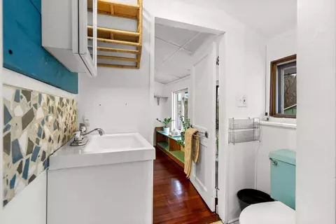 Bath - 52 Spring St, Wakefield, MA 01880 photo 2 of 2
