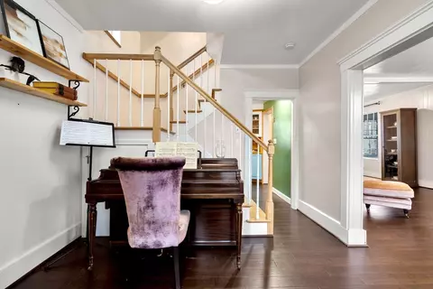 Entry Way - 52 Spring St, Wakefield, MA 01880 photo 2 of 5