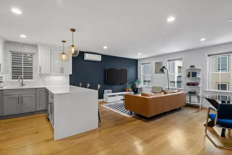 337 Chelsea St #4, Boston, MA 02128