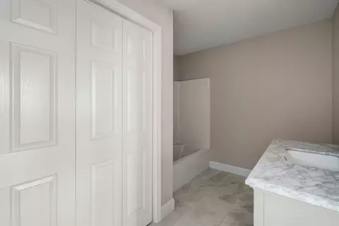 Bath - 28 Ash St, Webster, MA 01570 photo 2 of 3