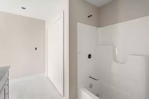 Bath - 28 Ash St, Webster, MA 01570 photo 3 of 3