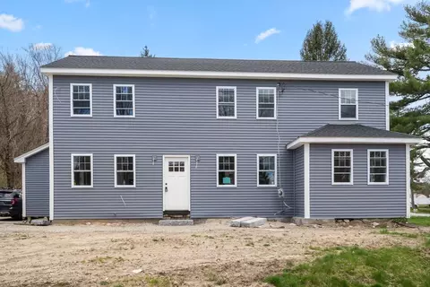28 Ash St, Webster, MA 01570
