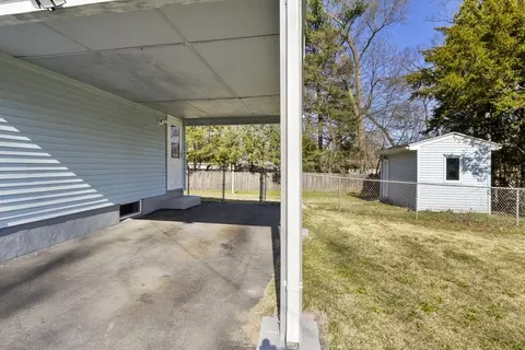 Exterior - 165 Sawmill Rd, Springfield, MA 01118 photo 8 of 20