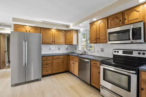 Kitchen - 165 Sawmill Rd, Springfield, MA 01118 photo 3 of 5