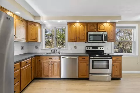 Kitchen - 165 Sawmill Rd, Springfield, MA 01118 photo 4 of 5