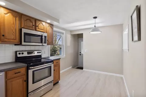 Kitchen - 165 Sawmill Rd, Springfield, MA 01118 photo 1 of 5
