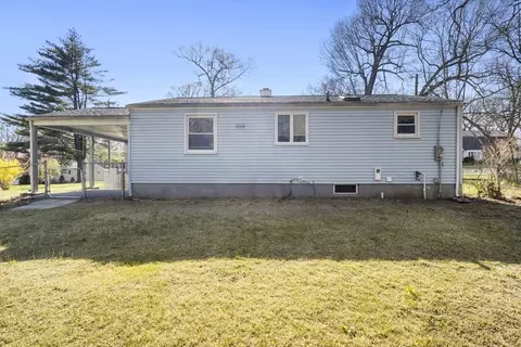 Exterior - 165 Sawmill Rd, Springfield, MA 01118 photo 9 of 20