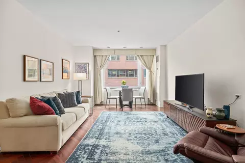 1 Charles St S #8F, Boston, MA 02116