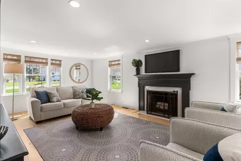Living - 28 Fairview St, Hingham, MA 02043 photo 2 of 9