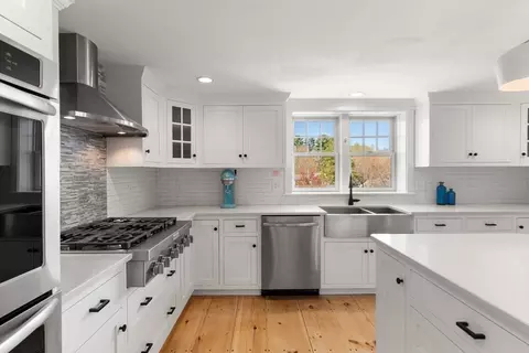 Kitchen - 28 Fairview St, Hingham, MA 02043 photo 4 of 6