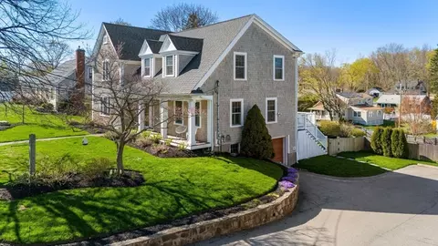Exterior - 28 Fairview St, Hingham, MA 02043 photo 2 of 7