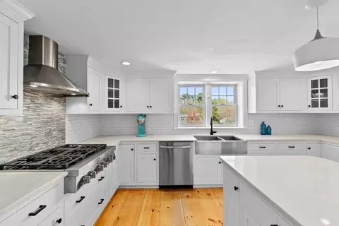 Kitchen - 28 Fairview St, Hingham, MA 02043 photo 2 of 6
