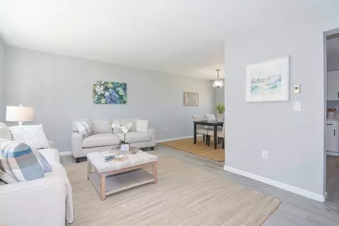 Living - 369 Thompson Rd, Webster, MA 01570 photo 2 of 5