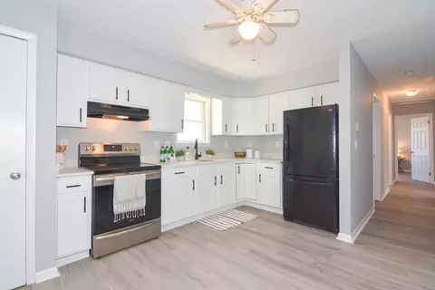 Kitchen - 369 Thompson Rd, Webster, MA 01570 photo 4 of 4