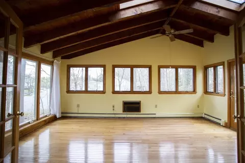 Living - 25 Condor Rd, Reading, MA 01867 photo 2 of 5