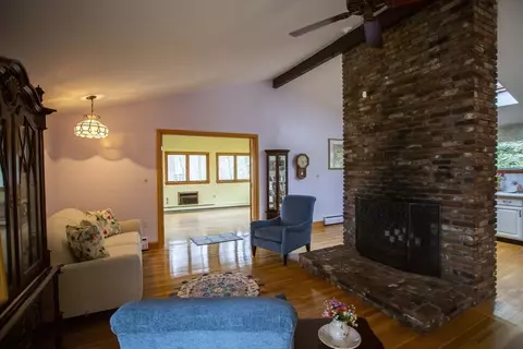 Living - 25 Condor Rd, Reading, MA 01867 photo 3 of 5