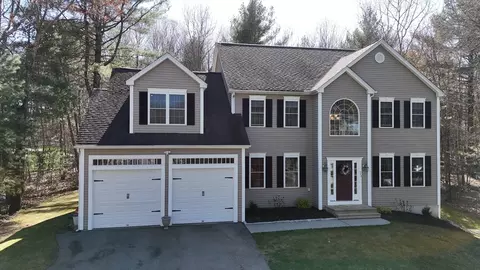 373 Lincoln Cir, Northbridge, MA 01534