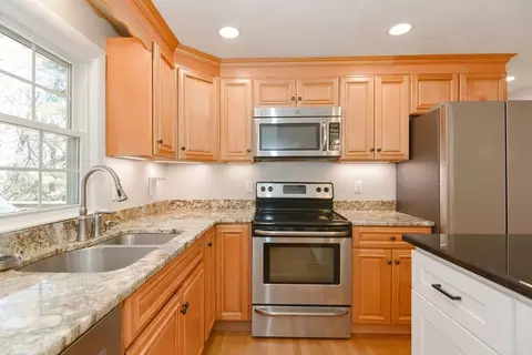 Kitchen - 6 Fuller Rd, Sutton, MA 01590 photo 5 of 7