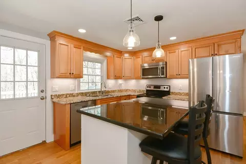 Kitchen - 6 Fuller Rd, Sutton, MA 01590 photo 6 of 7