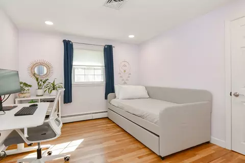 Bedroom - 6 Fuller Rd, Sutton, MA 01590 photo 5 of 8