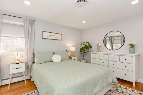 Bedroom - 6 Fuller Rd, Sutton, MA 01590 photo 2 of 8