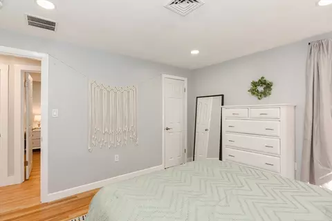 Bedroom - 6 Fuller Rd, Sutton, MA 01590 photo 3 of 8
