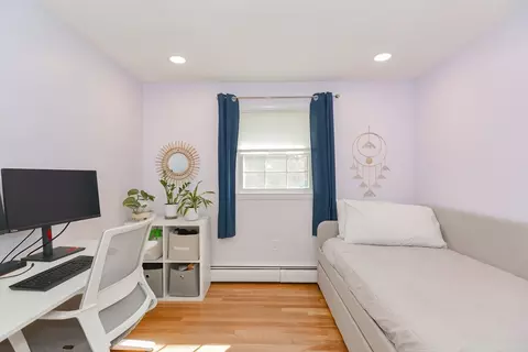 Bedroom - 6 Fuller Rd, Sutton, MA 01590 photo 6 of 8