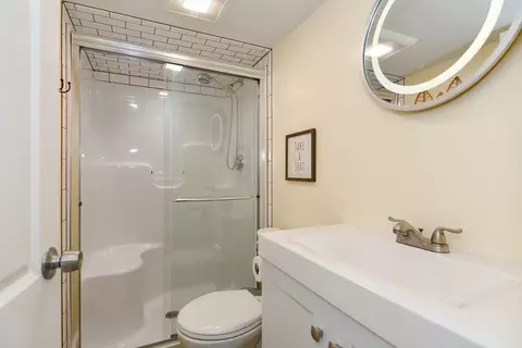 Bath - 6 Fuller Rd, Sutton, MA 01590 photo 2 of 2
